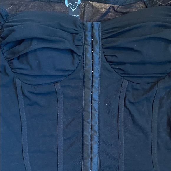 Windsor Black Off-Shoulder Bodysuit - Picture 4 of 8